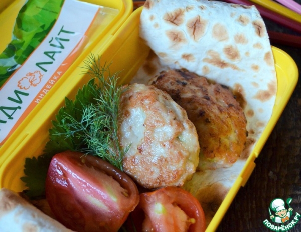 Котлеты из индейки и картофельного пюре Котлеты из индейки и картофельного пюре