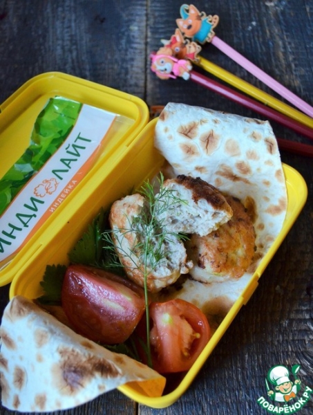 Котлеты из индейки и картофельного пюре Котлеты из индейки и картофельного пюре