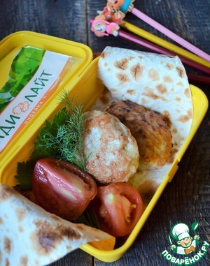 Котлеты из индейки и картофельного пюре Котлеты из индейки и картофельного пюре