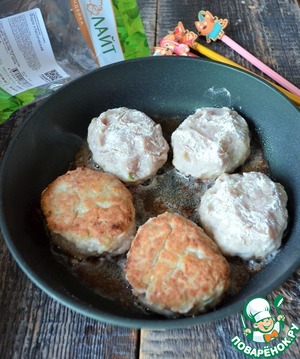 Котлеты из индейки и картофельного пюре Котлеты из индейки и картофельного пюре