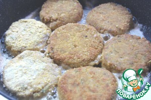 Котлеты из консервированной рыбы с сыром