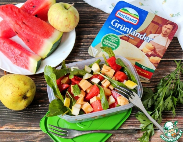 Легкий салат с арбузом