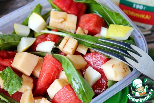 Легкий салат с арбузом