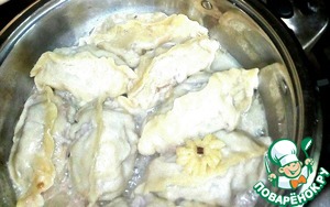 Манты с сырным соусом Манты с сырным соусом