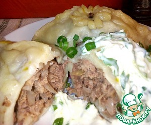 Манты с сырным соусом Манты с сырным соусом