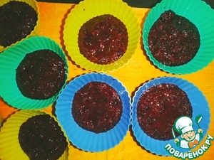 Муссовый торт с чёрной смородиной