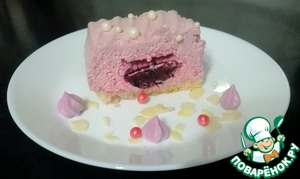 Муссовый торт с чёрной смородиной