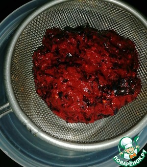 Муссовый торт с чёрной смородиной