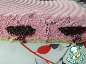 Муссовый торт с чёрной смородиной