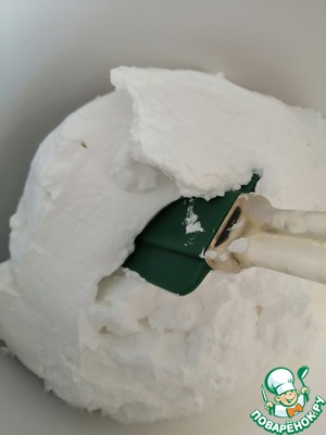 Муссовый торт с чёрной смородиной