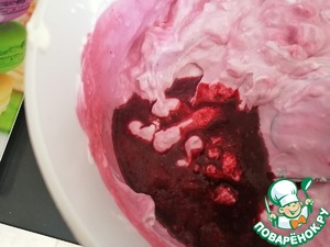 Муссовый торт с чёрной смородиной