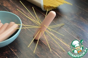 "Осьминожки" из сосисок и спагетти "Осьминожки" из сосисок и спагетти