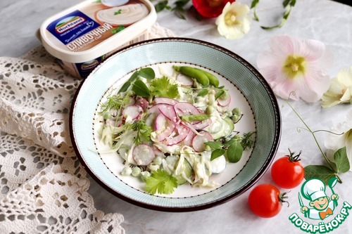 Овощной салат "Летний" с сырной заправкой