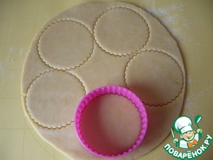 Печенье с сырным кремом и малиной