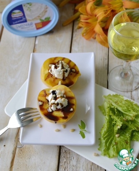 Персики-гриль с творожным сыром