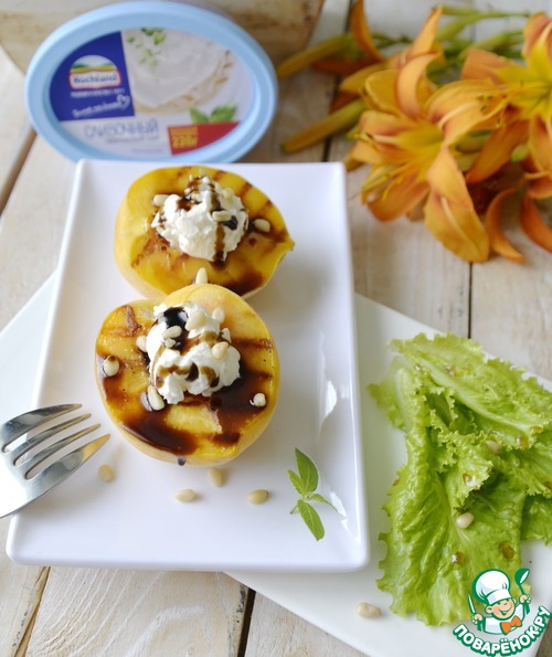 Персики-гриль с творожным сыром