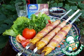 Рулет из лаваша с сыром и курицей Рулет из лаваша с сыром и курицей