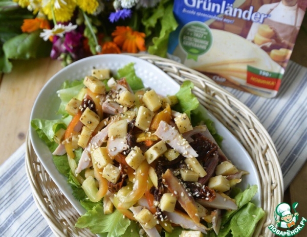 Салат из копчёной курицы и сыра