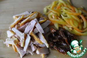 Салат из копчёной курицы и сыра