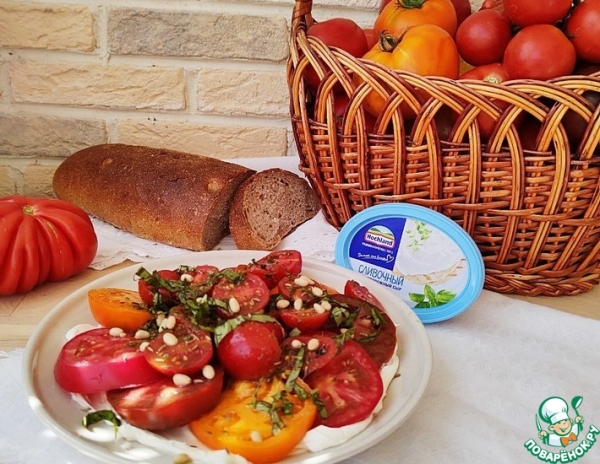 Салат из помидоров с творожным сыром Салат из помидоров с творожным сыром
