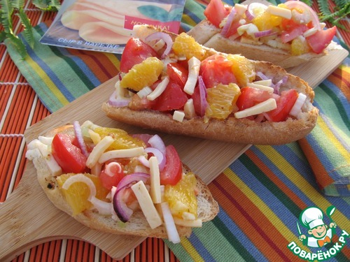 Салат из помидоров, сыра и апельсинов