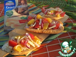 Салат из помидоров, сыра и апельсинов