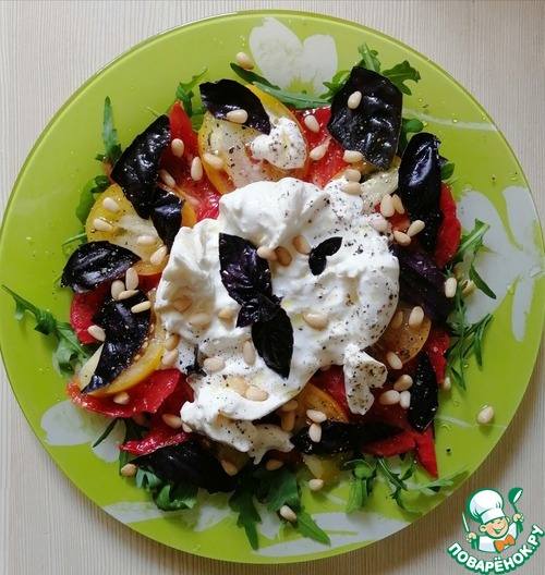 Салат с бурратой, помидорами, кедровыми орешками Салат с бурратой, помидорами, кедровыми орешками