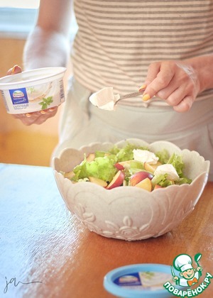 Салат с нектаринами, абрикосами и творожным сыром Салат с нектаринами, абрикосами и творожным сыром