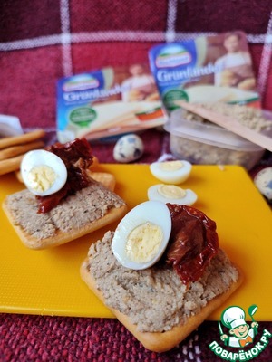 Шпротная закуска на крекерах