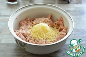 Свиной рулет с песто и томатами