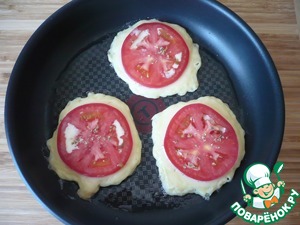 Сырная закуска с помидорами и яйцами