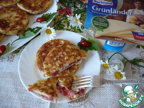 Сырная закуска с помидорами и яйцами