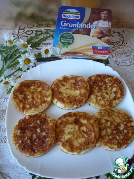 Сырная закуска с помидорами и яйцами