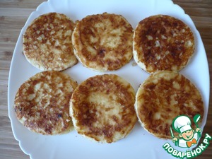 Сырная закуска с помидорами и яйцами