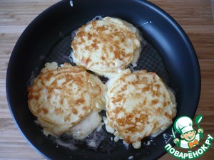 Сырная закуска с помидорами и яйцами