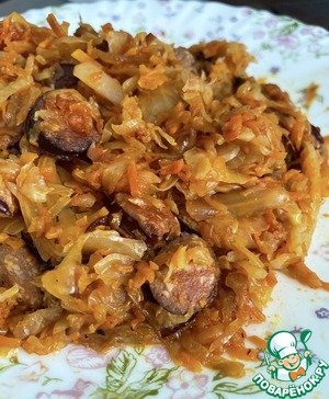 Тушёная капуста с копчёными колбасками