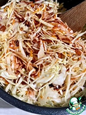 Тушёная капуста с копчёными колбасками