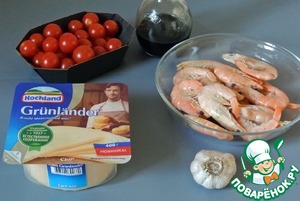 Вафельные трубочки с креветками и сыром