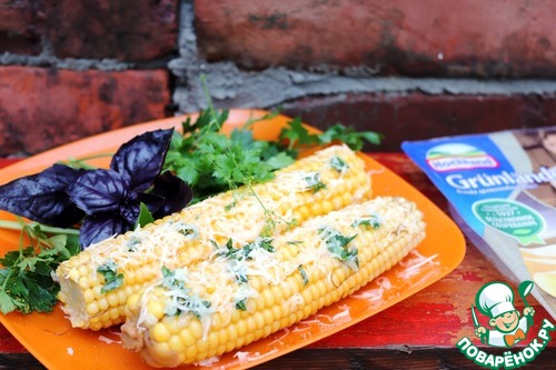 Варёная кукуруза со сливочным маслом и сыром Варёная кукуруза со сливочным маслом и сыром