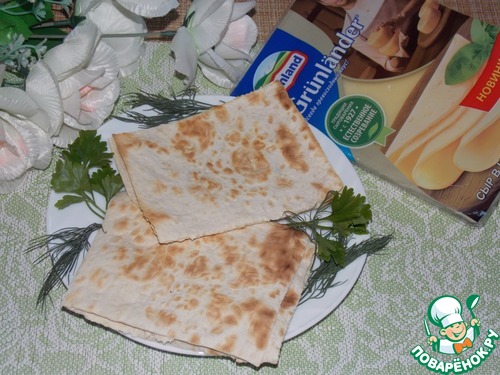 Закуска из лаваша с сыром и огурцом