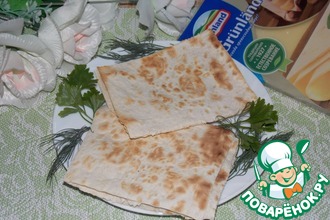 Закуска из лаваша с сыром и огурцом