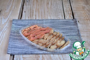 Закуска из малосольной рыбы на хлебце