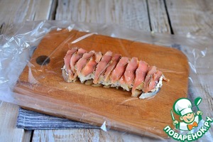 Закуска из малосольной рыбы на хлебце