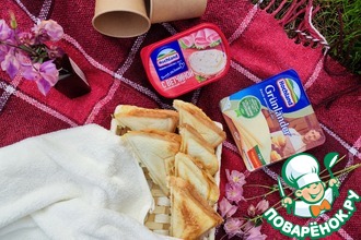 Запеченный белый хлеб с сырной начинкой