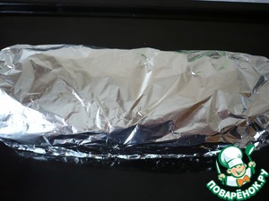 Запеченный белый хлеб с сырной начинкой