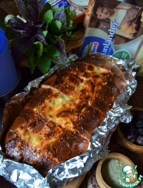 Запечённый фаршированный батон с сыром