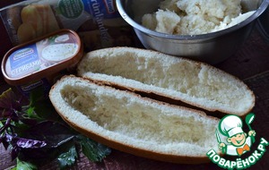 Запечённый фаршированный батон с сыром