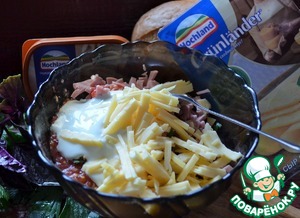 Запечённый фаршированный батон с сыром