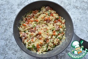 Жареный рис с сосисками по-китайски Жареный рис с сосисками по-китайски