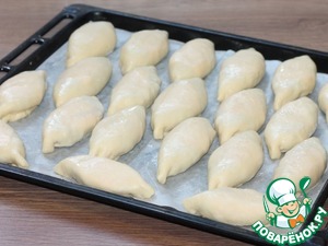 Пирожки с баклажаном, сыром и сосиской Пирожки с баклажаном, сыром и сосиской